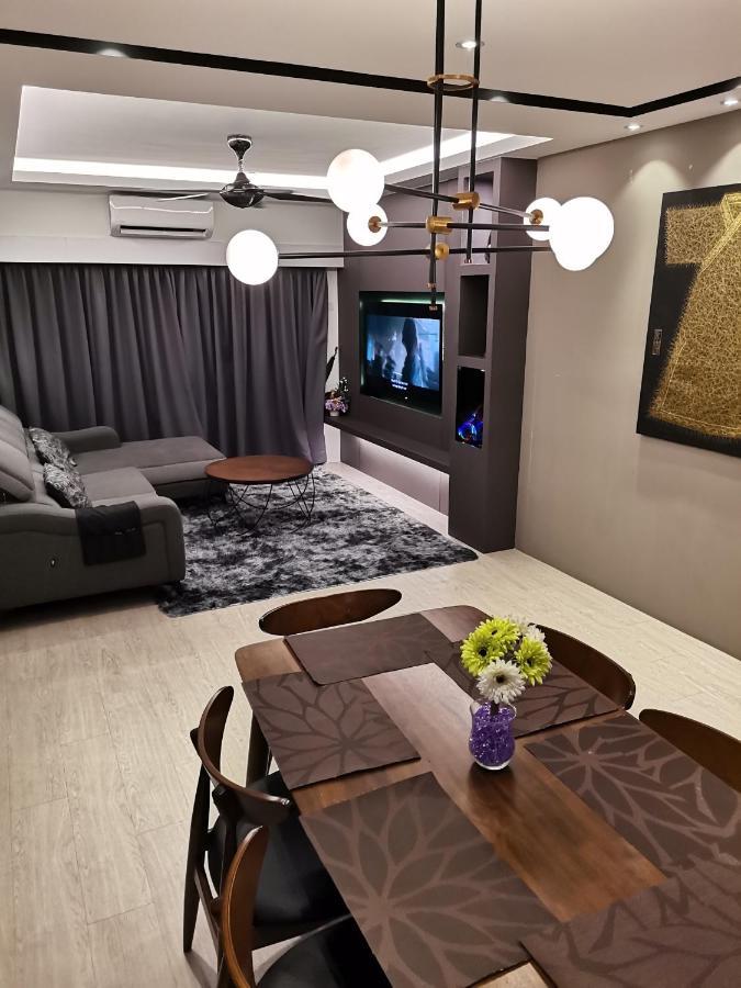 Apartment Pax6+2 Famous Klebang Homefeel *